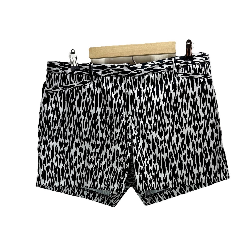 Laundry Shelli Segal Size‎ 10 Black & White Print Flat Front Shorts Cotton Blend